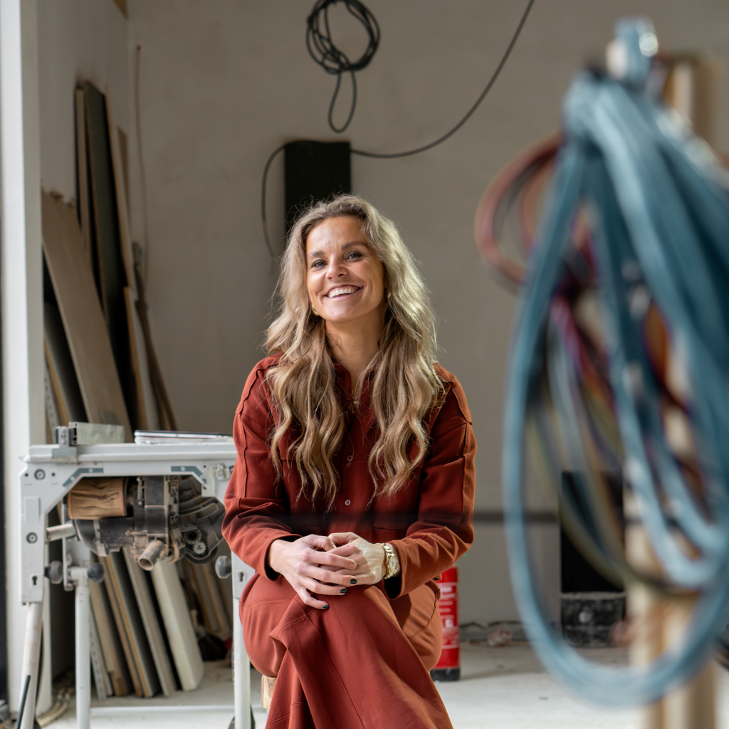 Anouschka Roerink op de bouw van 't Achterhof nieuwe wereld